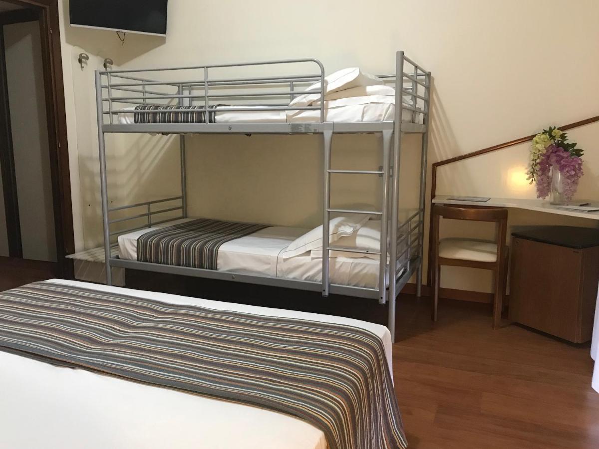 Hotel River Palace Terracina Ngoại thất bức ảnh