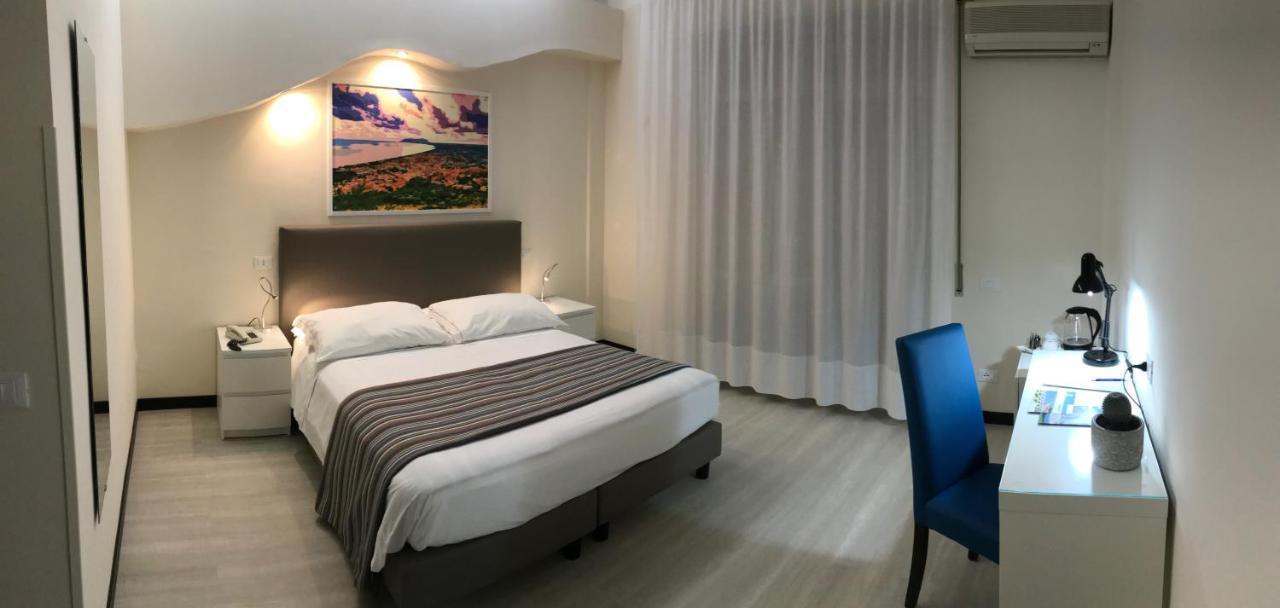 Hotel River Palace Terracina Ngoại thất bức ảnh