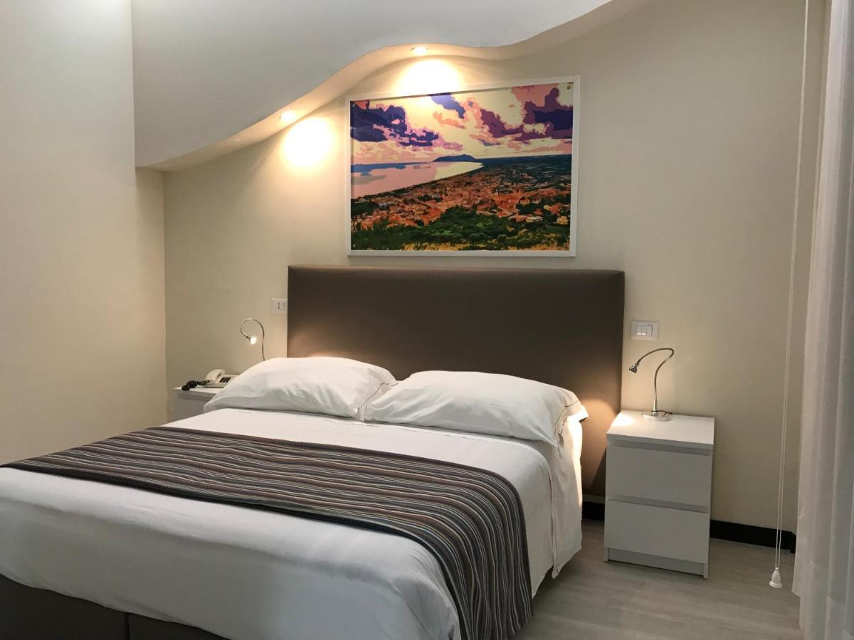 Hotel River Palace Terracina Ngoại thất bức ảnh